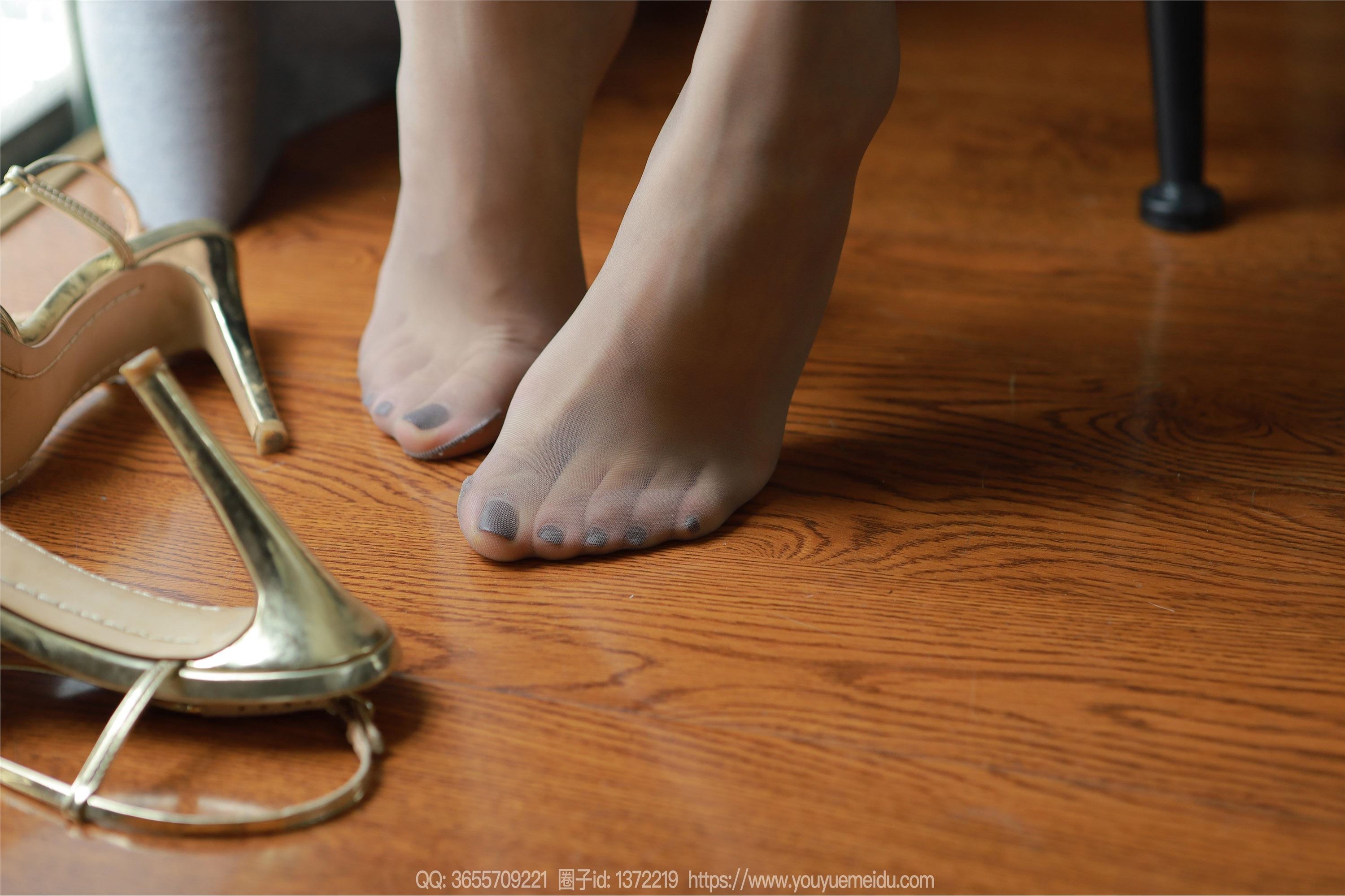 IESS异思趣向  2024.08.19 丝享家 1823 小九《格子包臀裙》